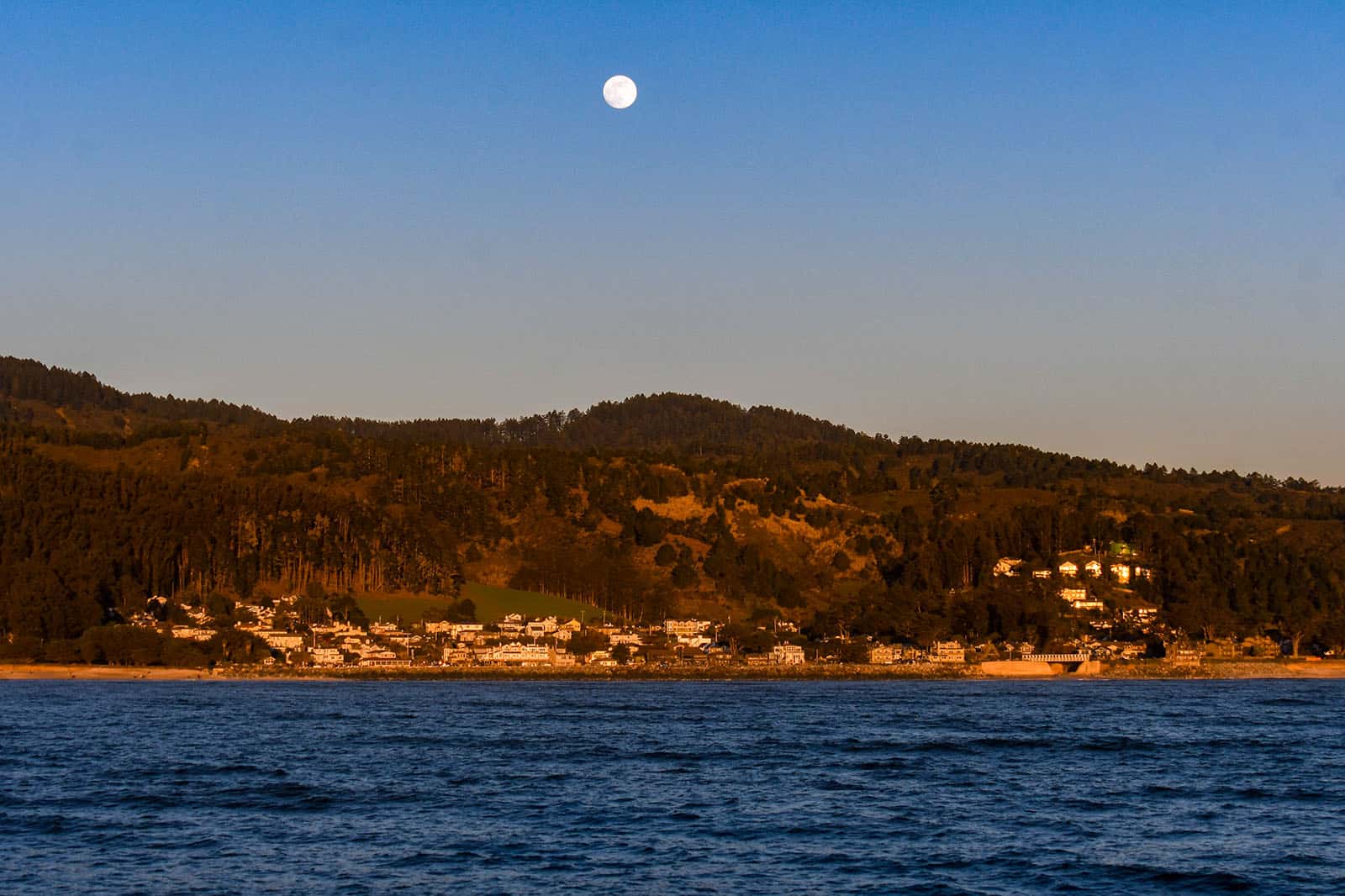 moonrise in half moon bay